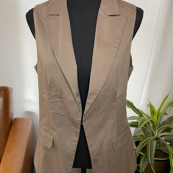 Vest - Picture 2 of 4